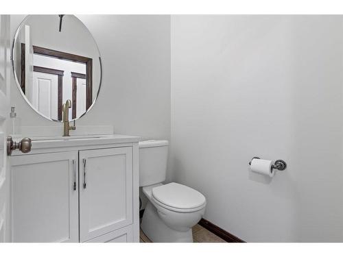 1218 Kingston Crescent Se, Airdrie, AB - Indoor Photo Showing Bathroom