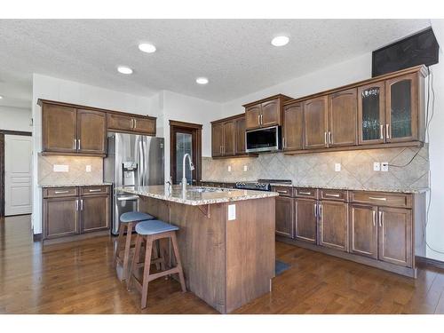 1218 Kingston Crescent Se, Airdrie, AB - Indoor Photo Showing Kitchen With Upgraded Kitchen