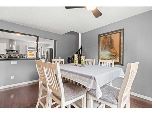 31 Woodglen Road Sw, Calgary, AB - Indoor Photo Showing Dining Room