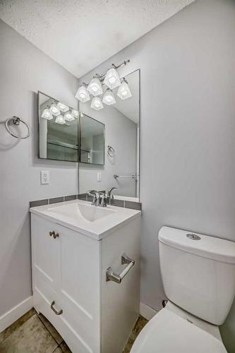 215-55 Arbour Grove Close Nw, Calgary, AB - Indoor Photo Showing Bathroom