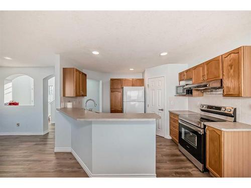 158 Coville Circle Ne, Calgary, AB - Indoor Photo Showing Kitchen