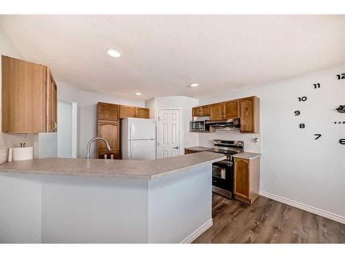 158 Coville Circle Ne, Calgary, AB - Indoor Photo Showing Kitchen