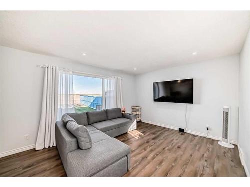 158 Coville Circle Ne, Calgary, AB - Indoor Photo Showing Living Room