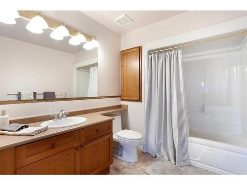 84 Hawkside Road Nw, Calgary, AB - Indoor Photo Showing Bathroom