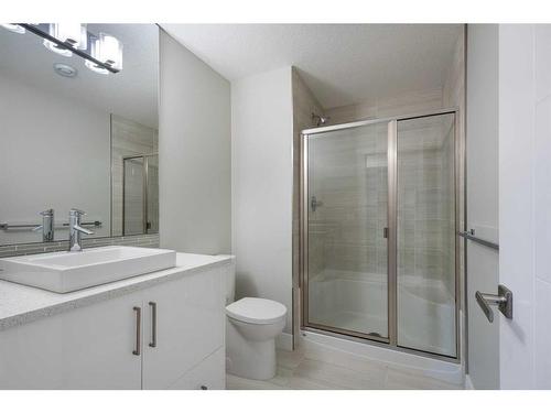 92 Burma Star Road Sw, Calgary, AB - Indoor Photo Showing Bathroom