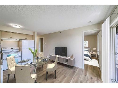 1407-17 Country Village Bay Ne, Calgary, AB - Indoor