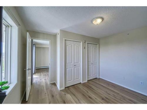 1407-17 Country Village Bay Ne, Calgary, AB - Indoor Photo Showing Other Room