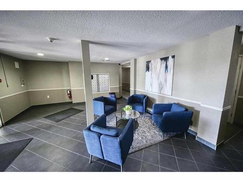 1407-17 Country Village Bay Ne, Calgary, AB - Indoor