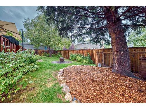 440 Parkview Crescent Se, Calgary, AB - Outdoor With Backyard