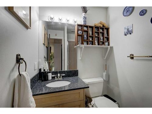 1-518 18 Avenue Sw, Calgary, AB - Indoor Photo Showing Bathroom