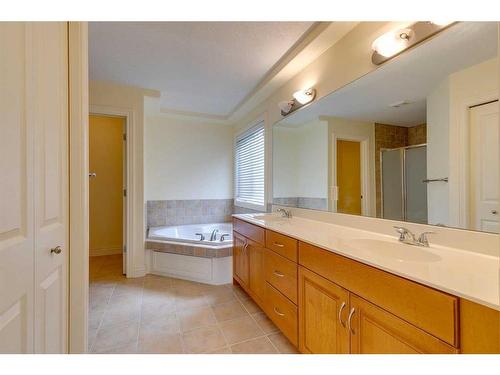 72 Evergreen Square Sw, Calgary, AB - Indoor Photo Showing Bathroom