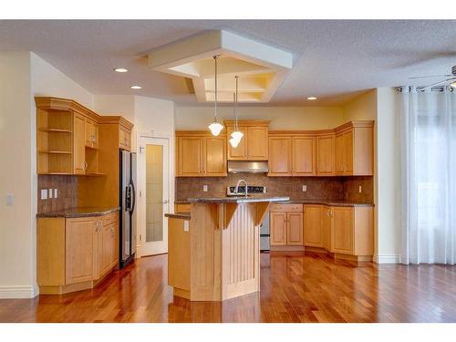 72 Evergreen Square Sw, Calgary, AB - Indoor Photo Showing Kitchen