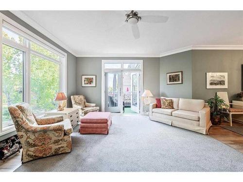 2308-24 Hemlock Crescent Sw, Calgary, AB - Indoor Photo Showing Living Room