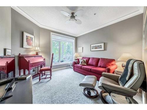 2308-24 Hemlock Crescent Sw, Calgary, AB - Indoor Photo Showing Living Room