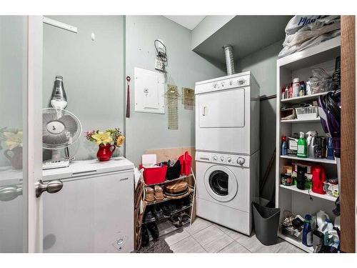 2308-24 Hemlock Crescent Sw, Calgary, AB - Indoor Photo Showing Laundry Room