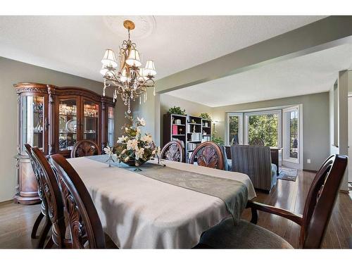 160 Douglas Woods Grove Se, Calgary, AB - Indoor Photo Showing Dining Room