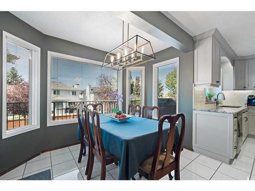 160 Douglas Woods Grove Se, Calgary, AB - Indoor Photo Showing Dining Room