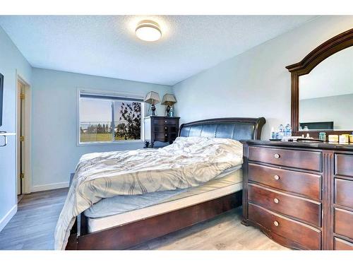 46 Anaheim Place Ne, Calgary, AB - Indoor Photo Showing Bedroom