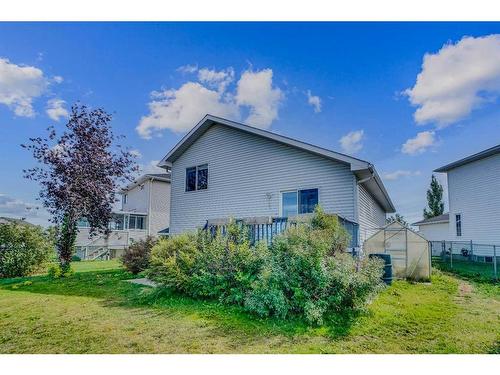 46 Anaheim Place Ne, Calgary, AB - Outdoor