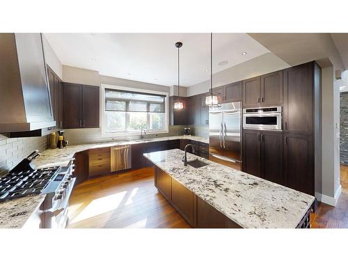 4628 Montgomery Avenue Nw, Calgary, AB - Indoor Photo Showing Kitchen With Upgraded Kitchen