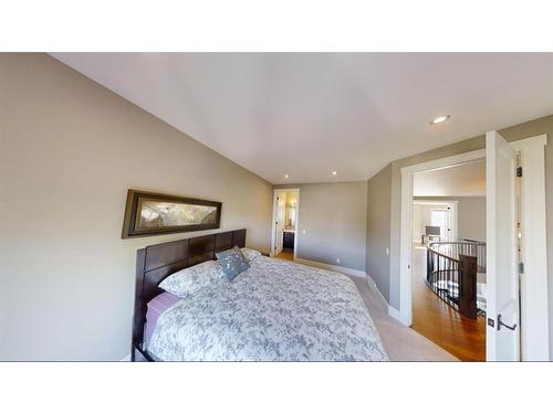 4628 Montgomery Avenue Nw, Calgary, AB - Indoor Photo Showing Bedroom