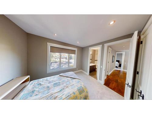 4628 Montgomery Avenue Nw, Calgary, AB - Indoor Photo Showing Bedroom