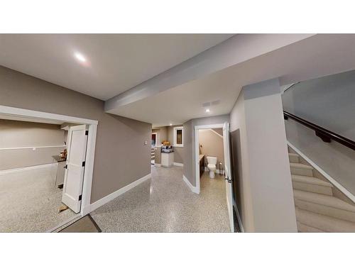 4628 Montgomery Avenue Nw, Calgary, AB - Indoor