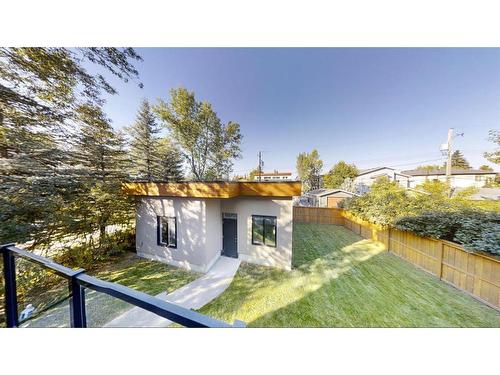 4628 Montgomery Avenue Nw, Calgary, AB - Outdoor