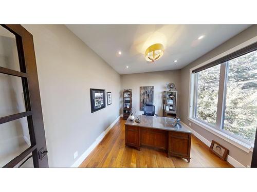 4628 Montgomery Avenue Nw, Calgary, AB - Indoor