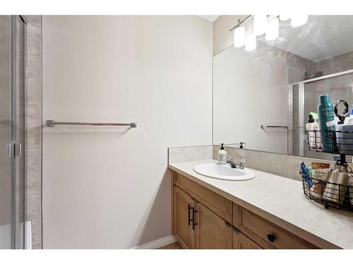 471 Auburn Bay Avenue Se, Calgary, AB - Indoor Photo Showing Bathroom