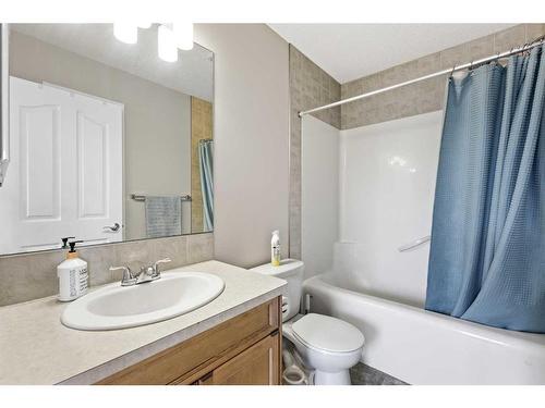 471 Auburn Bay Avenue Se, Calgary, AB - Indoor Photo Showing Bathroom