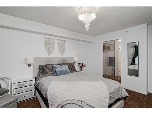 4407-1620 70 Street Se, Calgary, AB - Indoor Photo Showing Bedroom