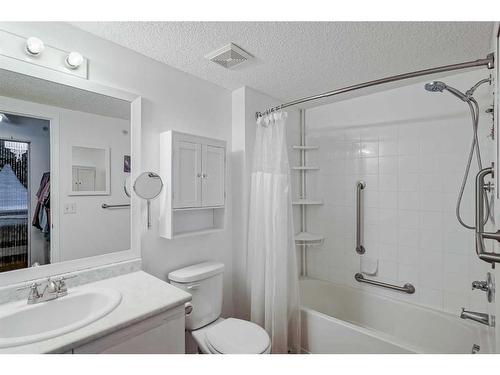 4407-1620 70 Street Se, Calgary, AB - Indoor Photo Showing Bathroom