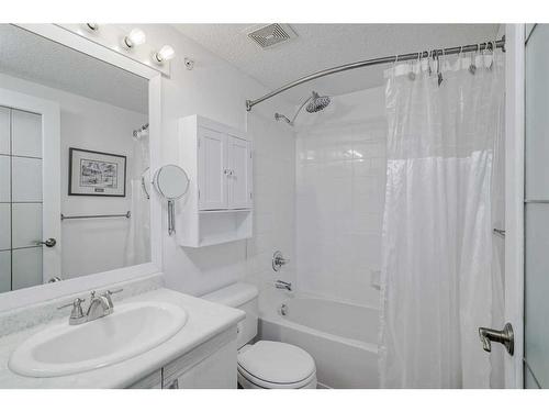 4407-1620 70 Street Se, Calgary, AB - Indoor Photo Showing Bathroom