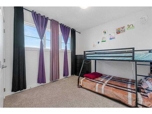 273 Ambleside Avenue Nw, Calgary, AB - Indoor Photo Showing Bedroom