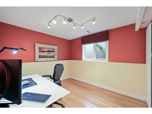 1711 Meadowlark Road Se, Airdrie, AB - Indoor Photo Showing Office