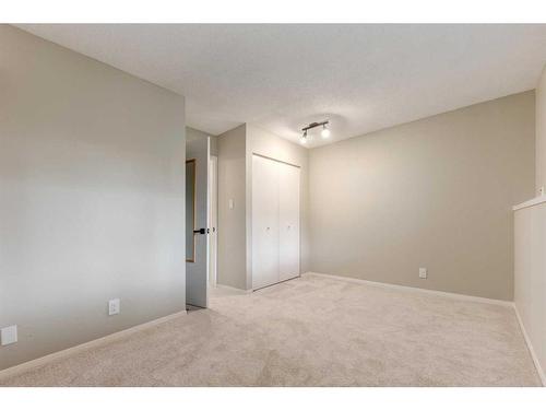 6-4312 75 Street Nw, Calgary, AB - Indoor Photo Showing Other Room