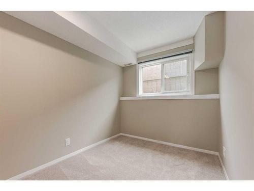 6-4312 75 Street Nw, Calgary, AB - Indoor Photo Showing Other Room