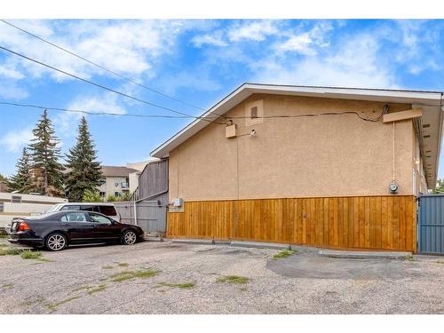 6-4312 75 Street Nw, Calgary, AB - Outdoor