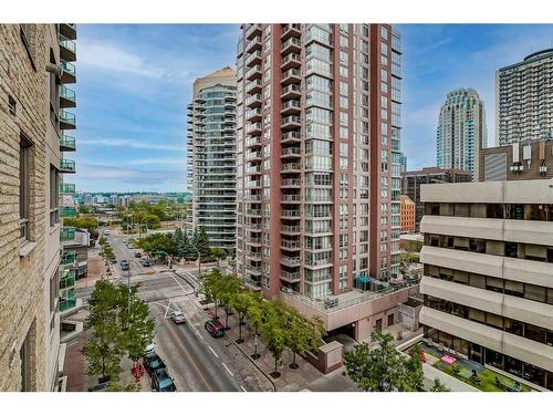 702-683 10 Street Sw, Calgary, AB - Outdoor With Facade