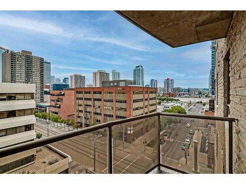 702-683 10 Street Sw, Calgary, AB - Outdoor With View