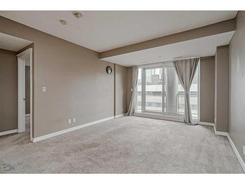 702-683 10 Street Sw, Calgary, AB - Indoor Photo Showing Other Room