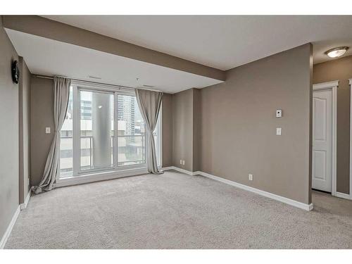 702-683 10 Street Sw, Calgary, AB - Indoor Photo Showing Other Room