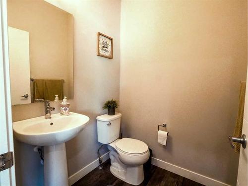 1111 Sage Meadows Gardens Nw, Calgary, AB - Indoor Photo Showing Bathroom