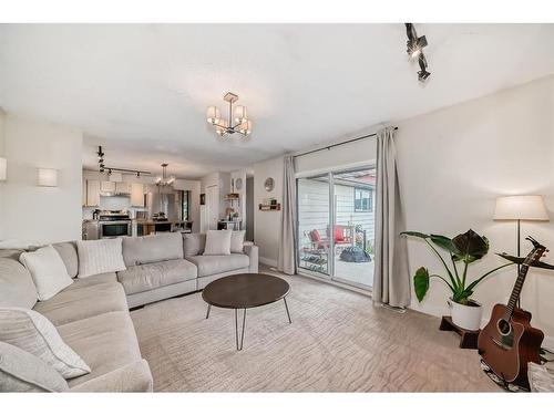 96 Glenhill Drive, Cochrane, AB - Indoor Photo Showing Living Room