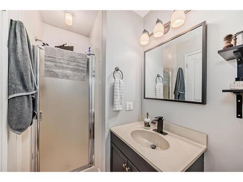 96 Glenhill Drive, Cochrane, AB - Indoor Photo Showing Bathroom