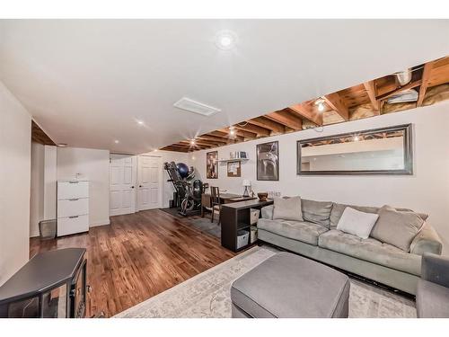 96 Glenhill Drive, Cochrane, AB - Indoor Photo Showing Living Room