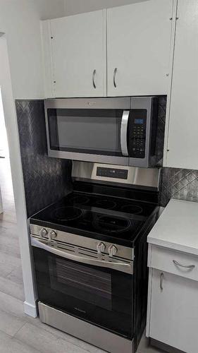 218-1616 8 Avenue Nw, Calgary, AB - Indoor Photo Showing Kitchen