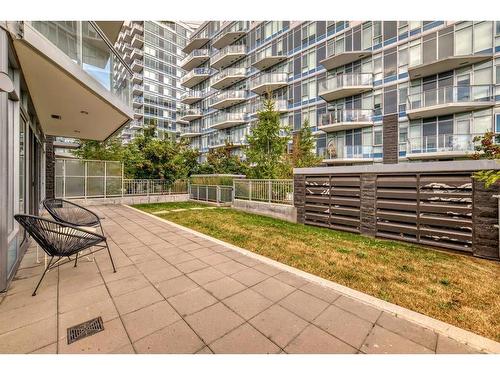 103-128 Waterfront Court Sw, Calgary, AB - Outdoor