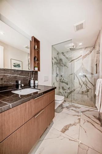 103-128 Waterfront Court Sw, Calgary, AB - Indoor Photo Showing Bathroom